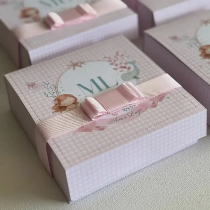 Caixa cartonada para encomenda de festa